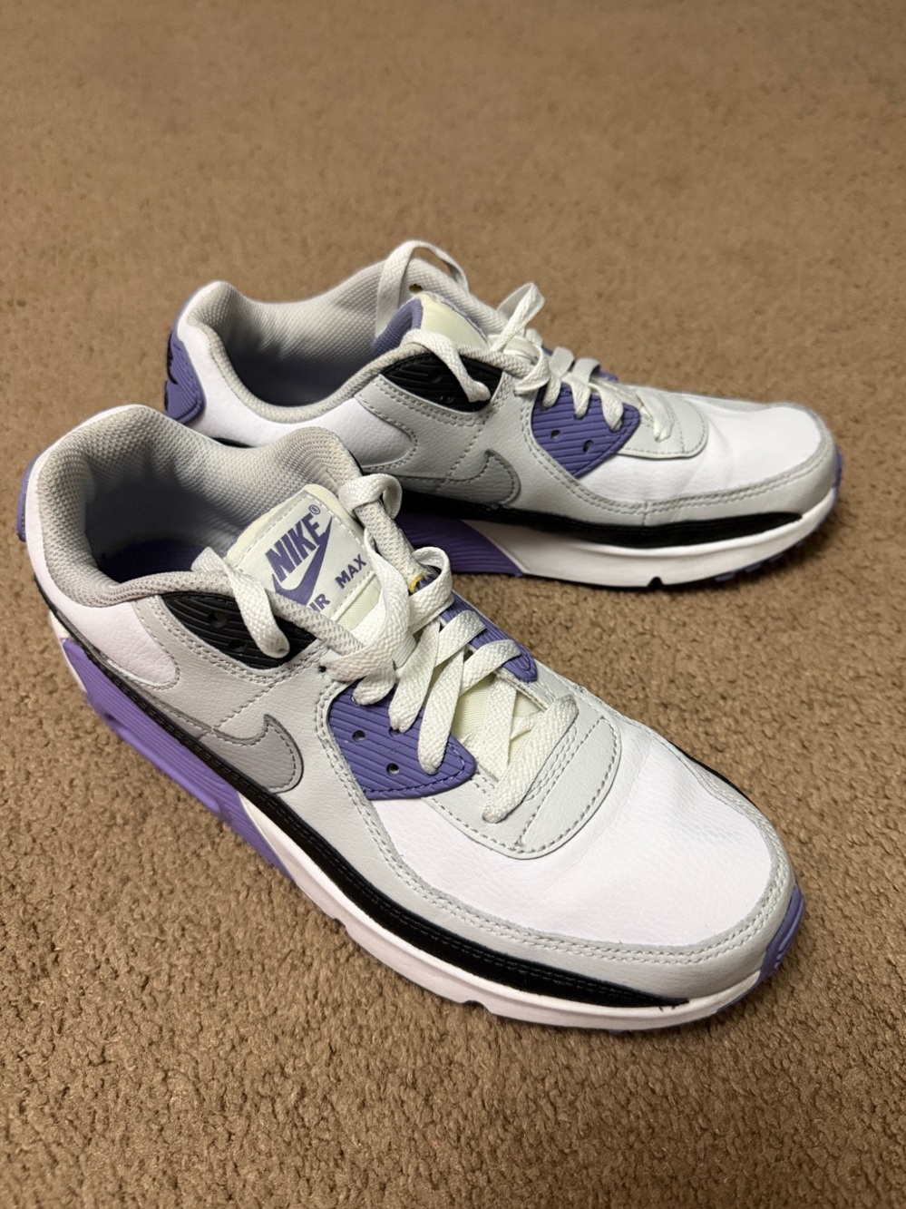 Nike Kids White and Purple Air Max Sneakers (Y6/W8.5)